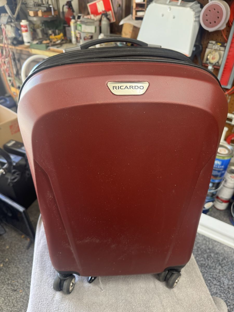 Ricardo Beverly Hills 20" Hardside Carry-On Spinner Suitcase - Red