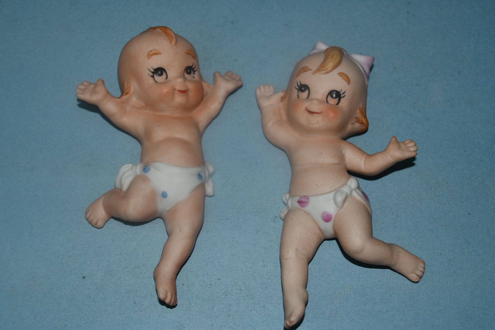 2 VINTAGE "KEWPIE" PORCELAIN DOLL FIGURINES ~ HEIGHT 5.5" ~ CUTE ~ CLEAN ~ NO CHIPS!