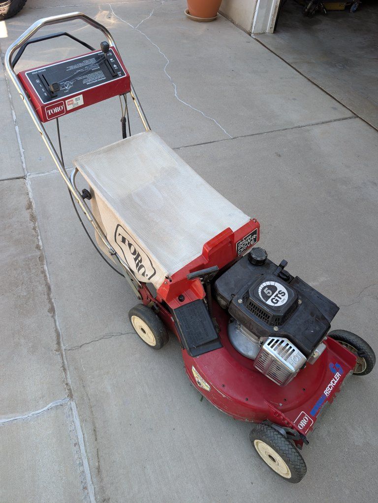 Toro Recycler - Self Propelled Mower