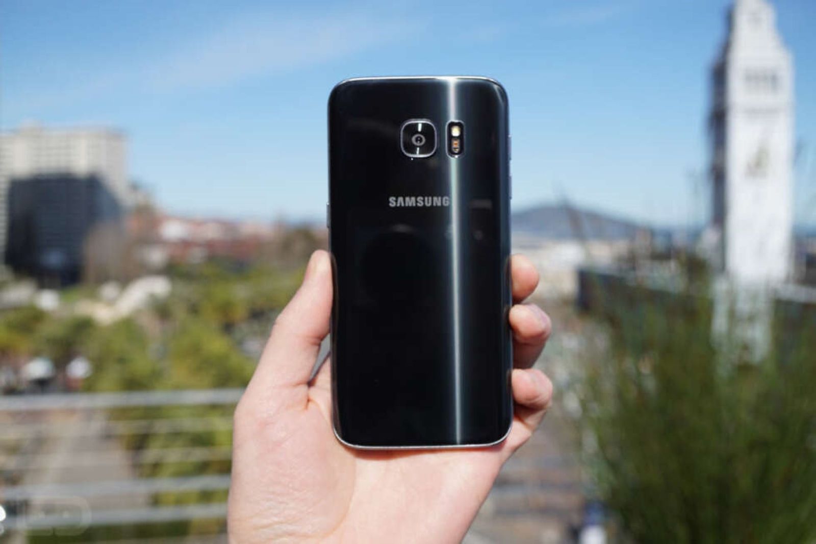Samsung Galaxy S7 Gold and Black Unlocked desbloqueado