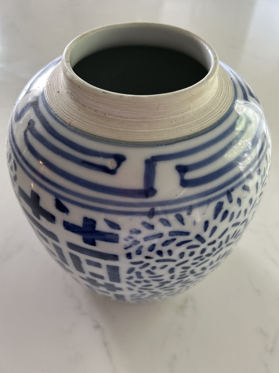 Large Blue & White Ceramic Vase with Geometric Pattern - Decorative Home Accent