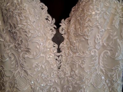 maggie sottero desighner wedding gown/ Dress