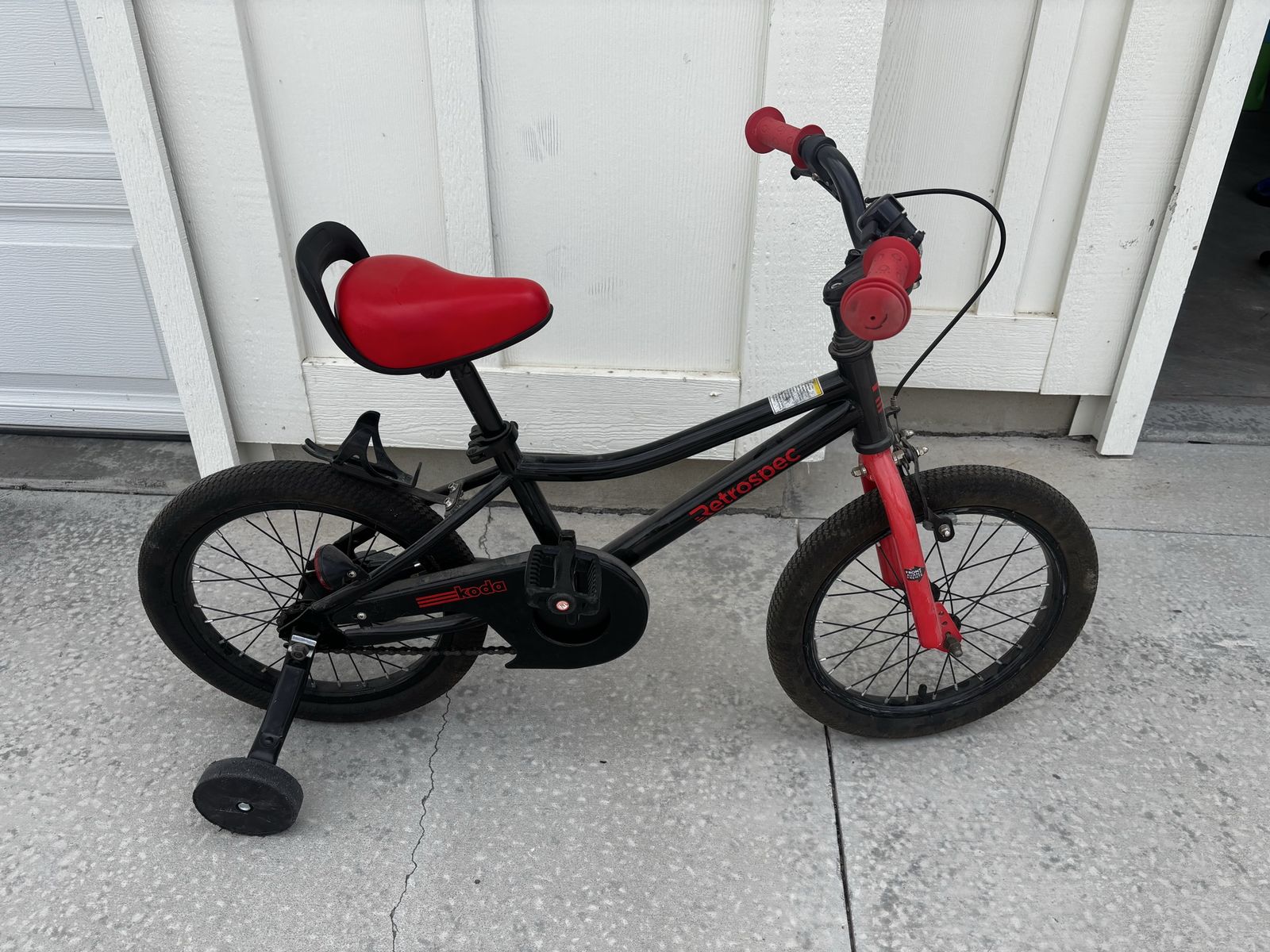 Retrospec Koda Kids Bike 12 inch Wheels with Training Wheels - Black/Red