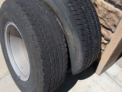 Jeep Wrangler JL Factory wheels with tires