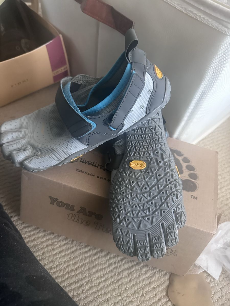 Vibram water shoes - never worn