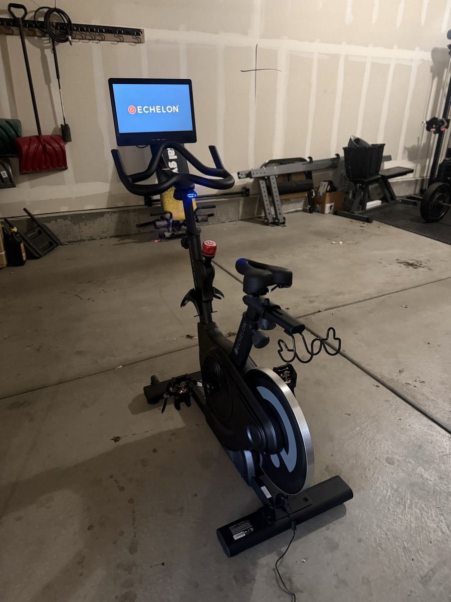 Echelon Smart Exercise Bike w/ Touchscreen