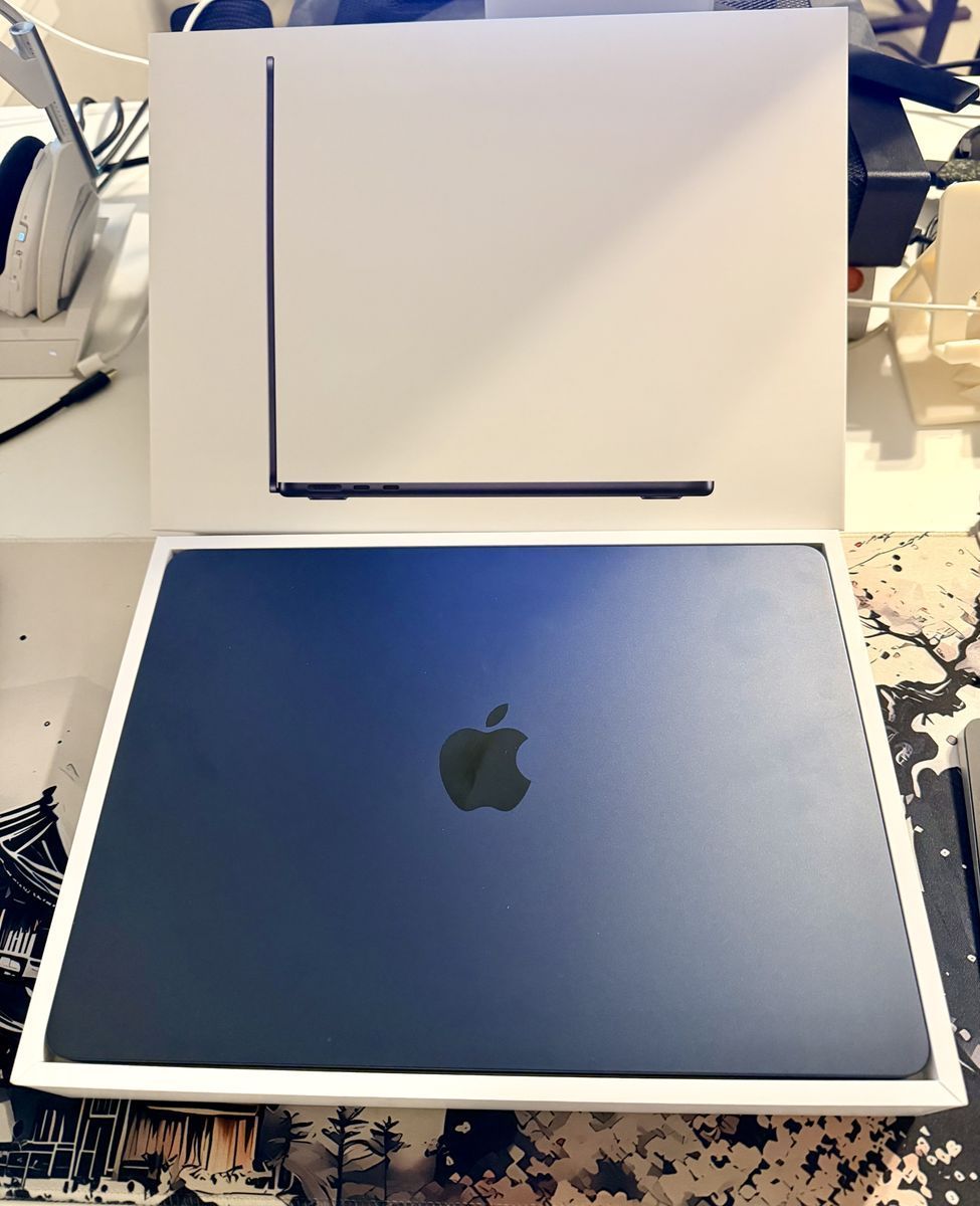 MacBook Air 13” – M-Series | 10C GPU | 24GB | 512GB | Midnight
