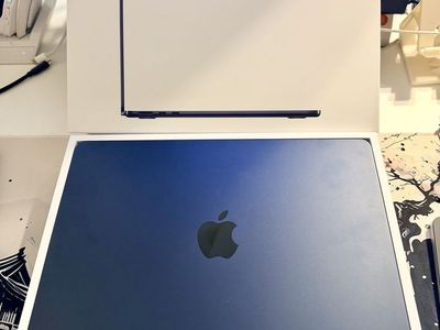 MacBook Air 13” – M-Series | 10C GPU | 24GB | 512GB | Midnight