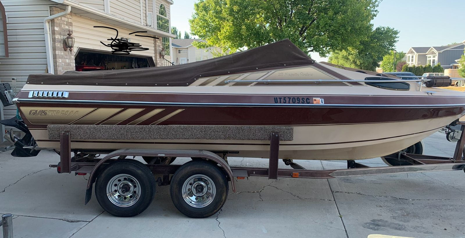 87 Glasstream 21’ cuddy cabin