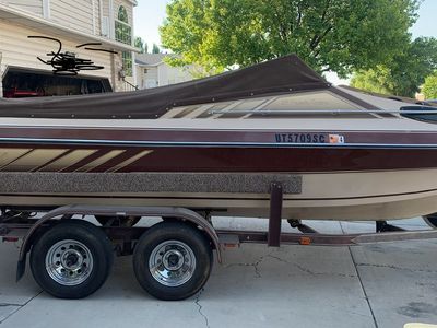 87 Glasstream 21’ cuddy cabin