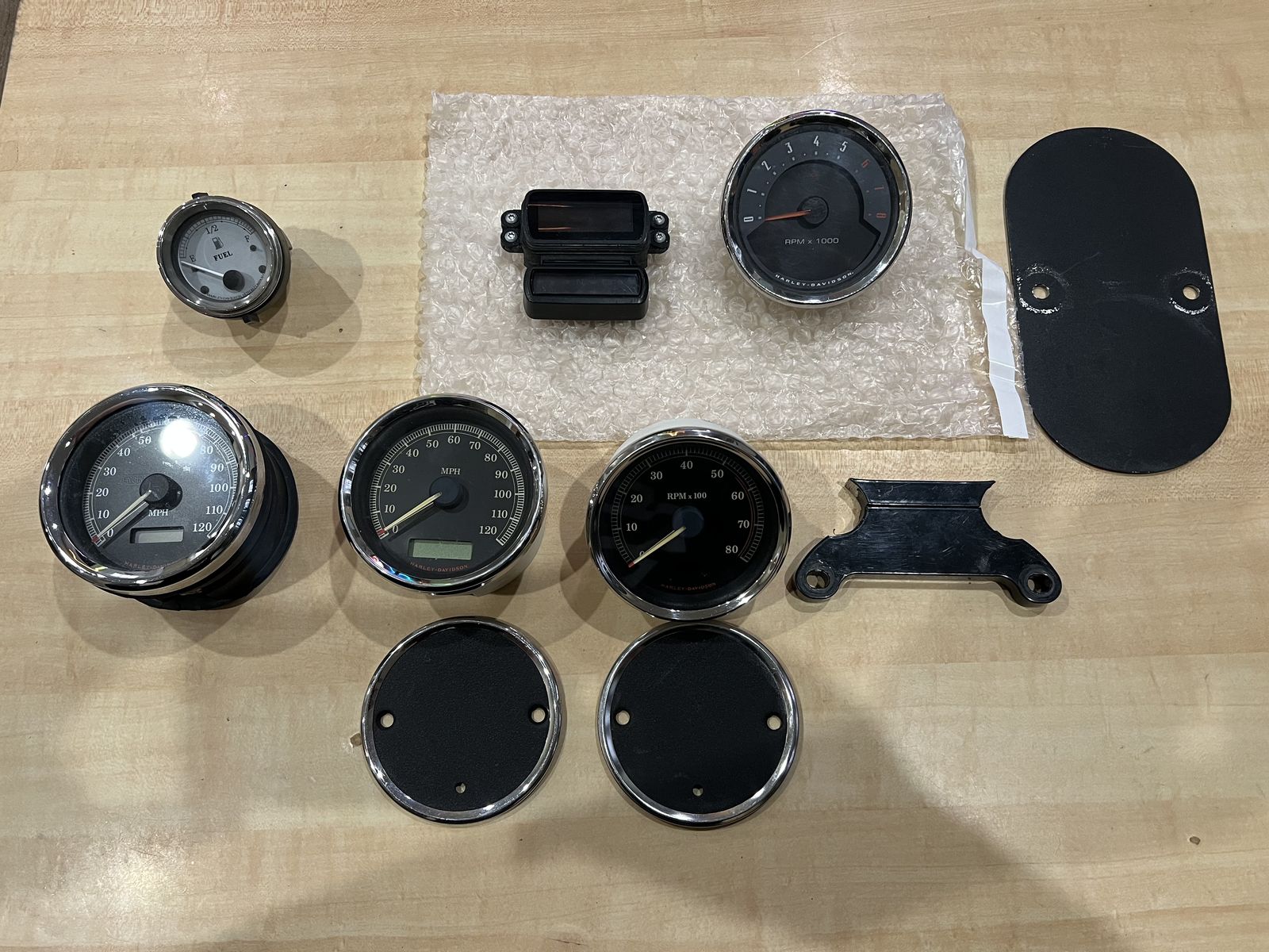 Harley Davidson Gauges/Mounts