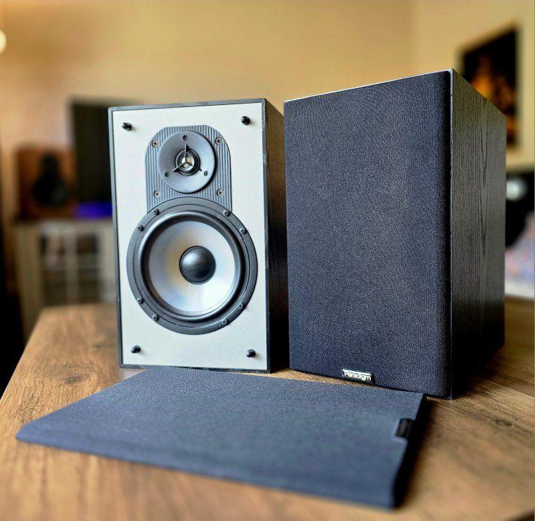 Paradigm Mini Monitor - Pristine Condition, 6.5"