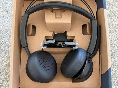 Poly Voyager Focus 2 Wireless Headset Microsoft Teams