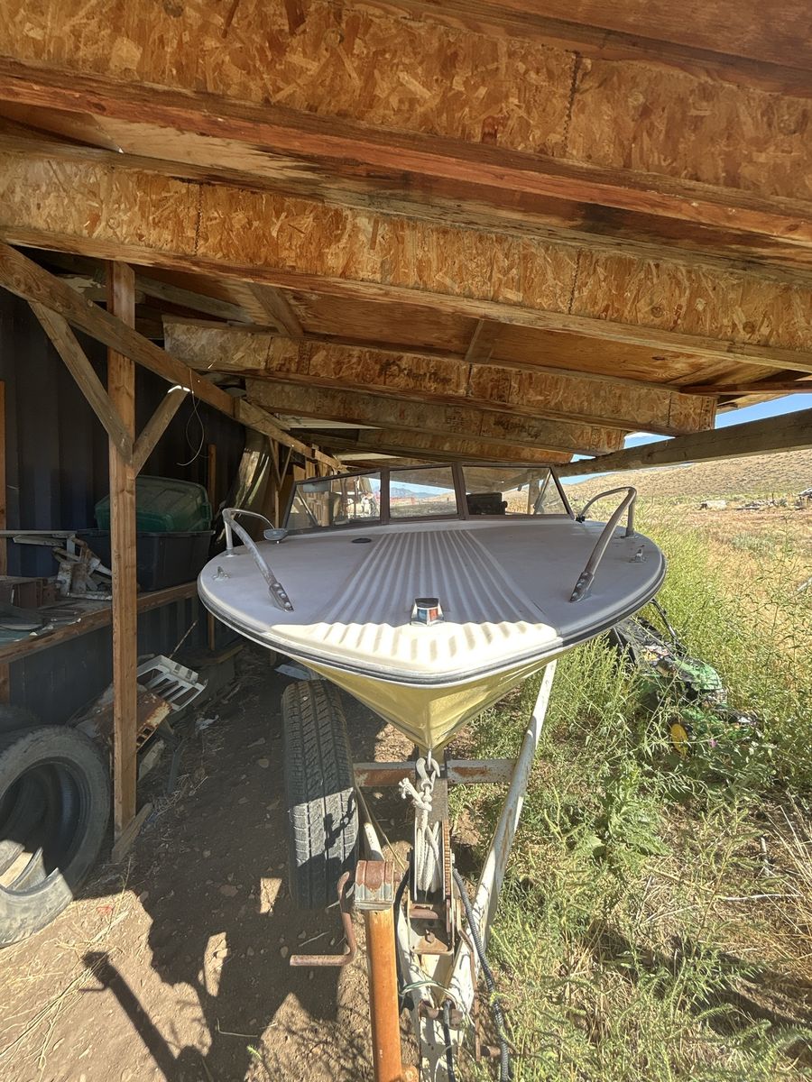 Vintage Galaxy Motorboat on Trailer - Project Boat
