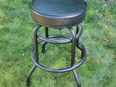 Black Metal 360º Swivel/Spinning Shop Stool