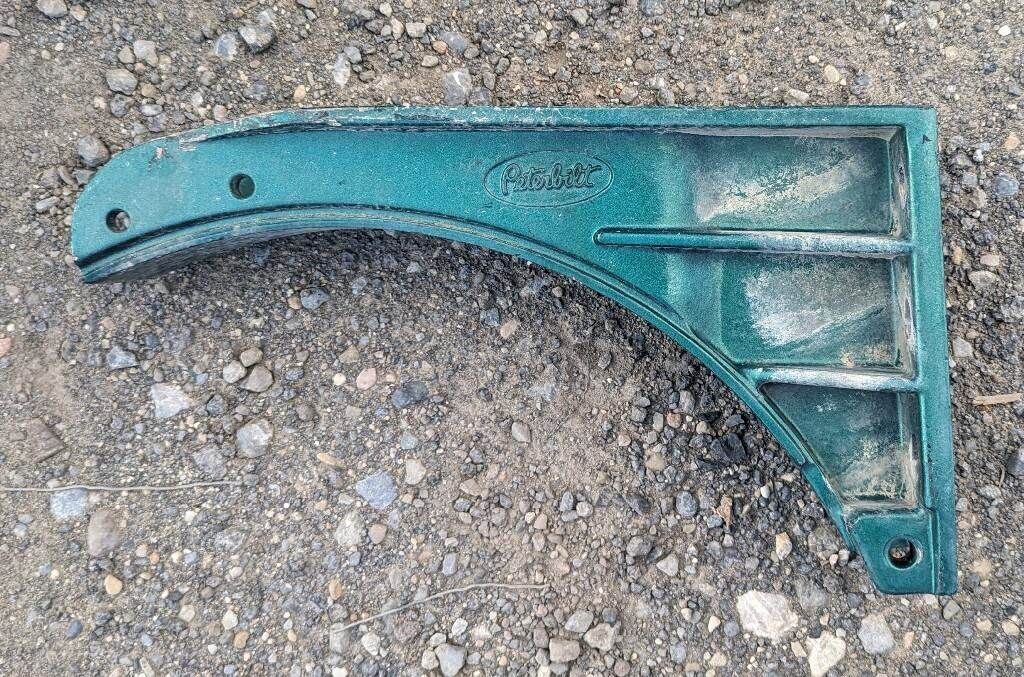 Peterbilt Bracket