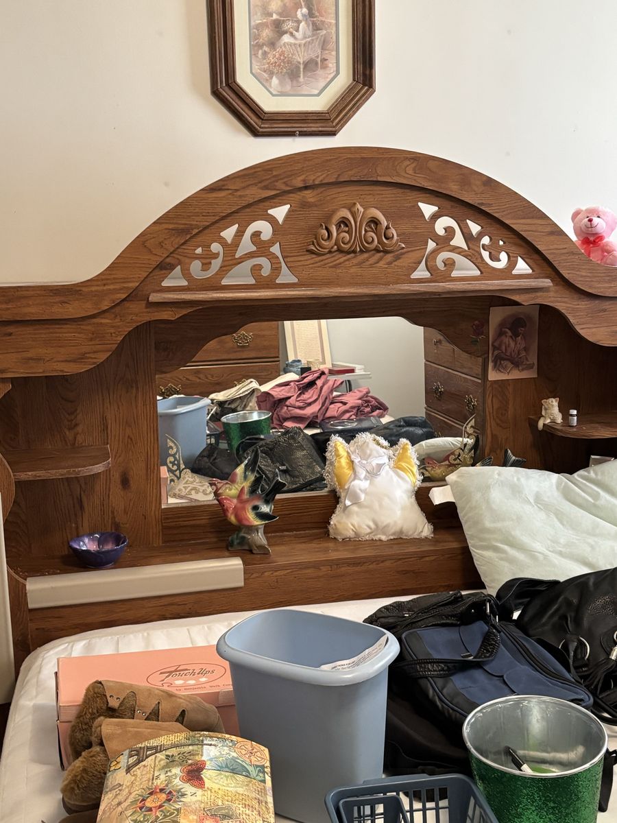 Oak Queen Sleigh Bedroom Set - Headboard, Dresser, Mirror, Nightstand