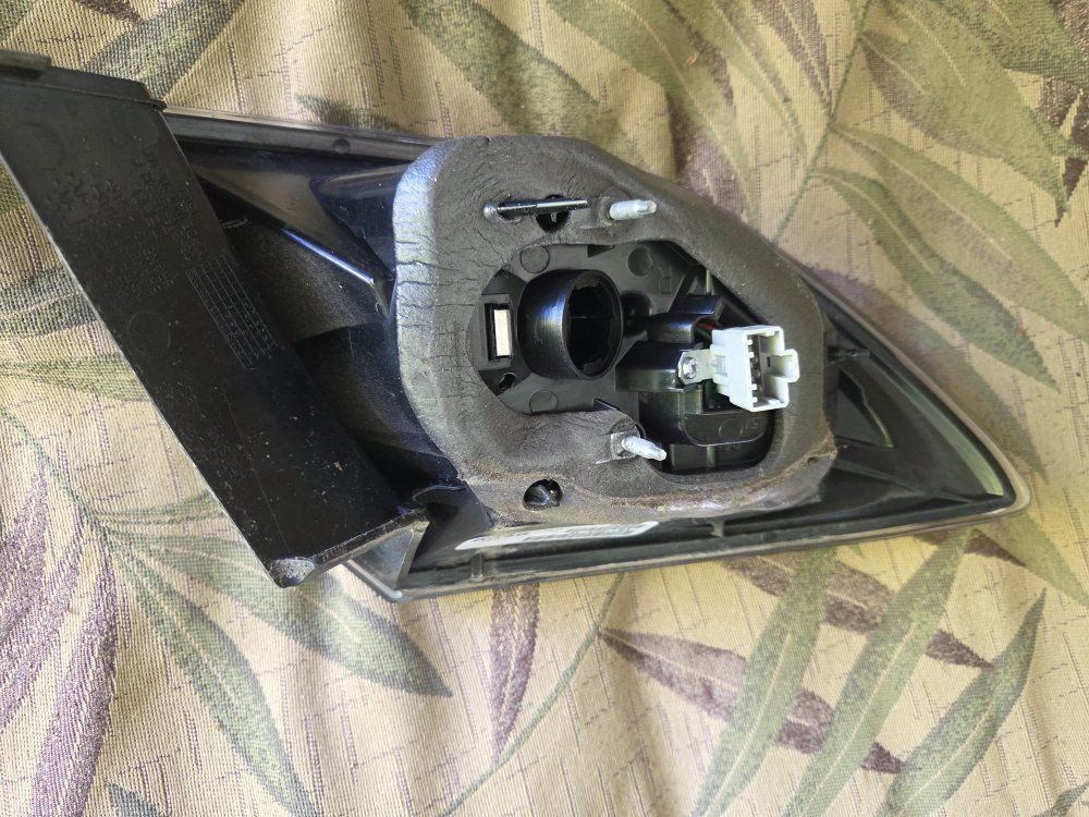 Main image 4