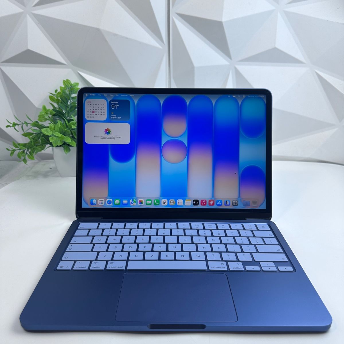 Macbook Neo (13-inch, A18 Pro) 5-Core GPU, 8GB, 256GB SSD - Indigo