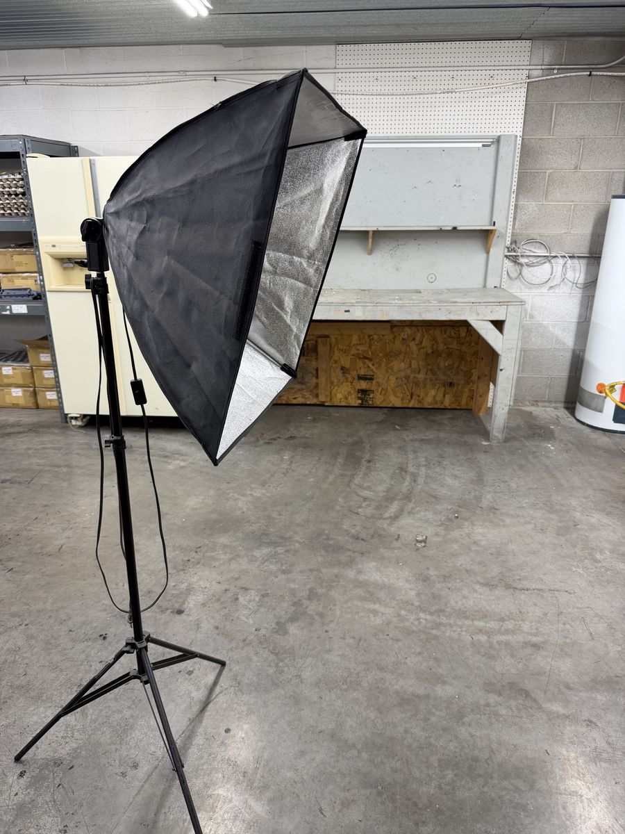 Photography lights and tripods - qty 10