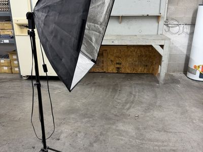 Photography lights and tripods - qty 10