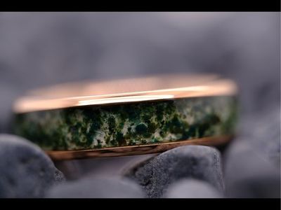 Rose Gold Ring with Green Moss Agate Inlay