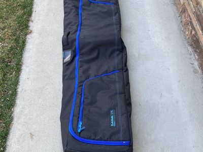 Dakine Low Roller 157 cm Snowboard Bag Wheeled Travel Case padded, Mt. Hood