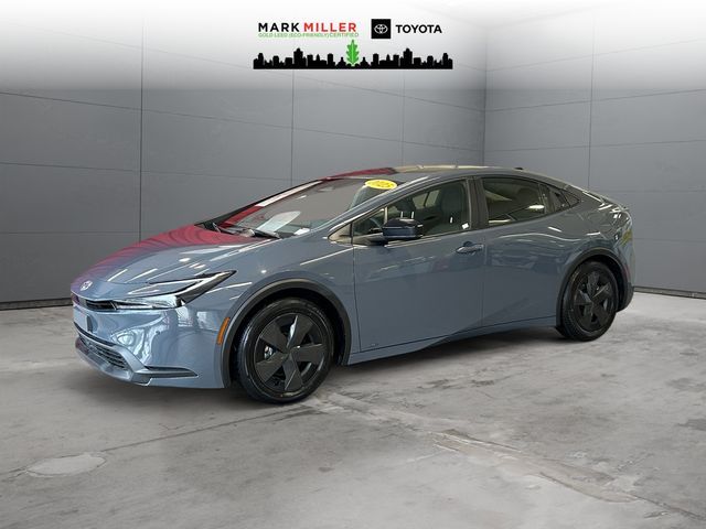 2025 Toyota Prius LE