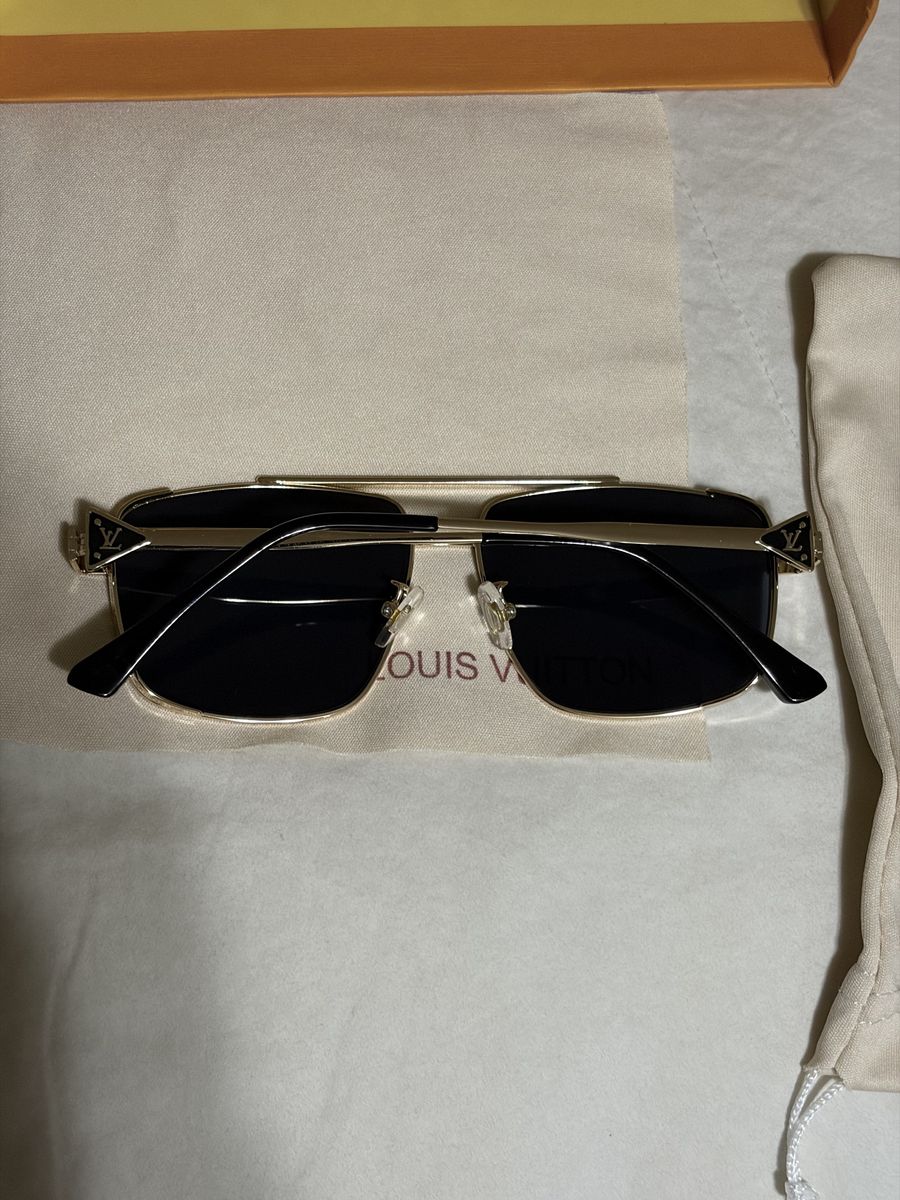 Louis Vuitton Z0259U Sunglasses Light Gold Metal Frame True Black Lenses 