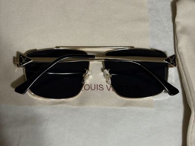 Louis Vuitton Z0259U Sunglasses Light Gold Metal Frame True Black Lenses