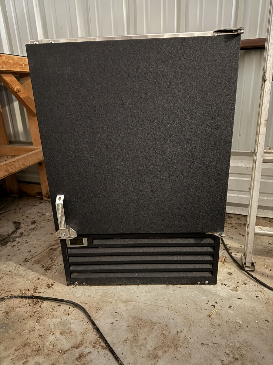 Glasstender Commercial Refrigerator