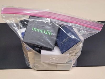 myhometownauctions.com - Apr 28, Apr 29, and Apr 30: Coins, Cards, and Collectibles Auctions (My Hometown Auctions)