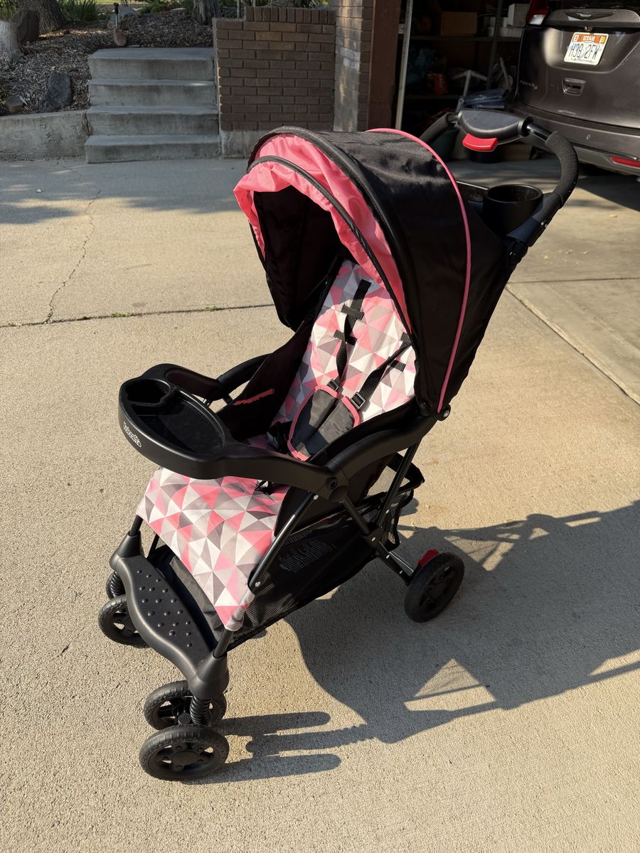 Nearly new Kolcraft stroller used once