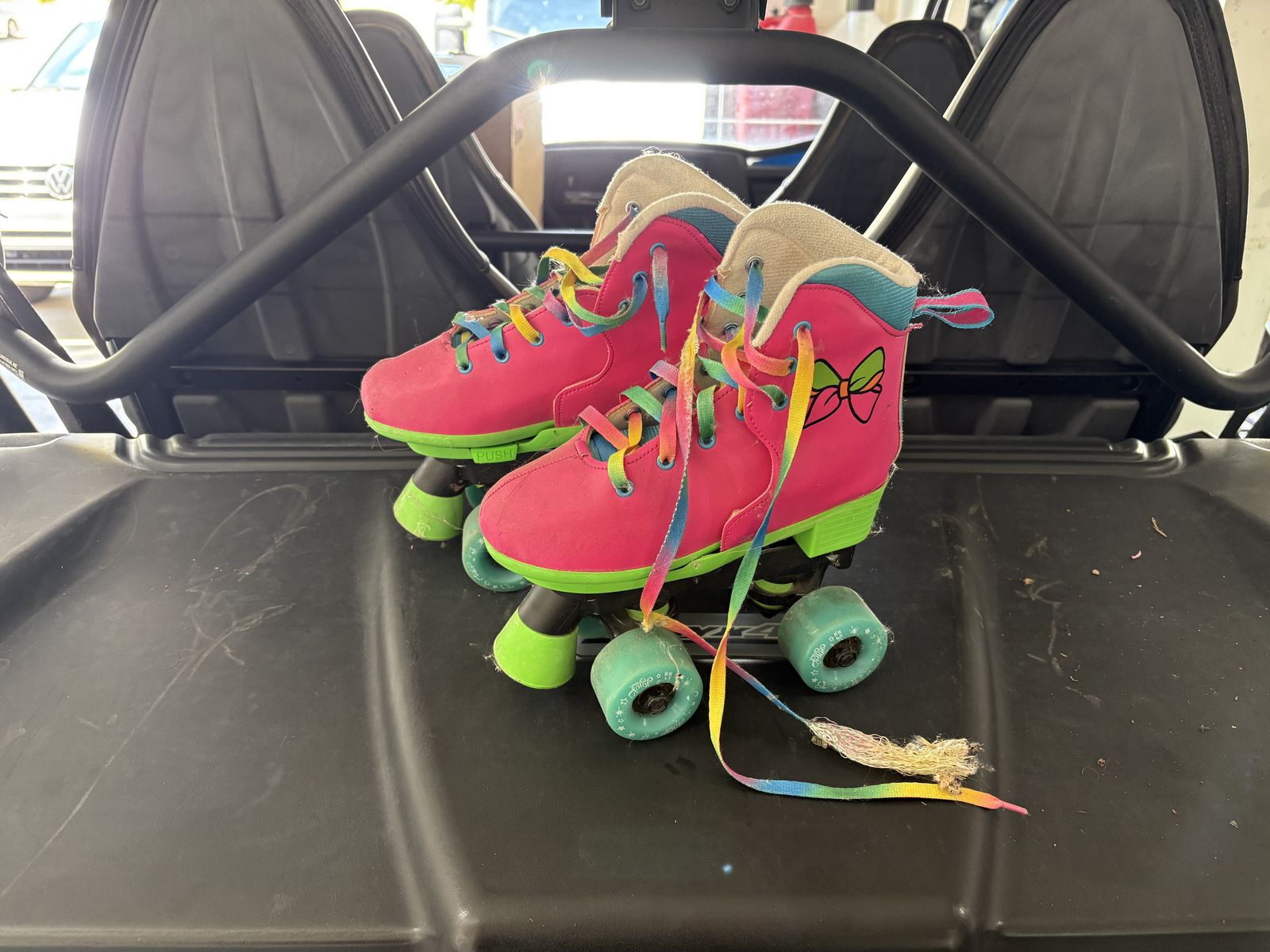 Youth roller skates 