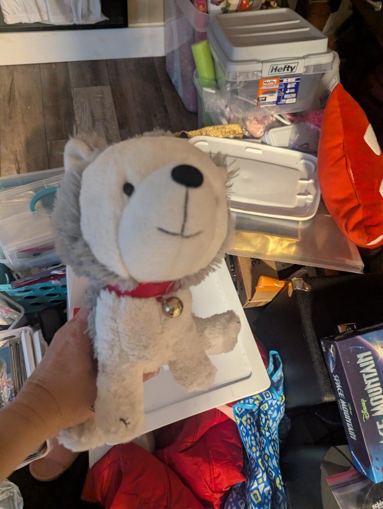 Hallmark “Jingle All the Way” interactive storybook set includes plush dog, book, and read-along CD