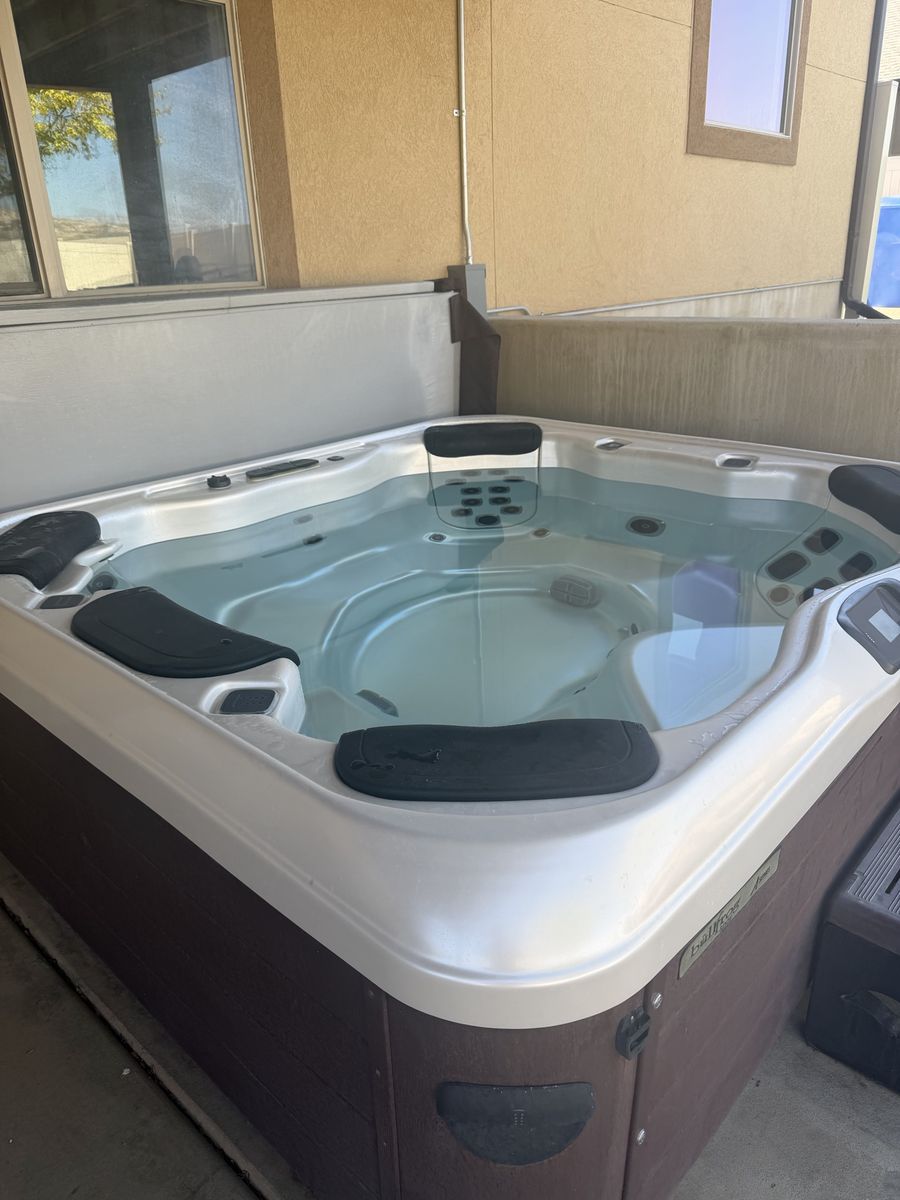 Bullfrog Hot Tub