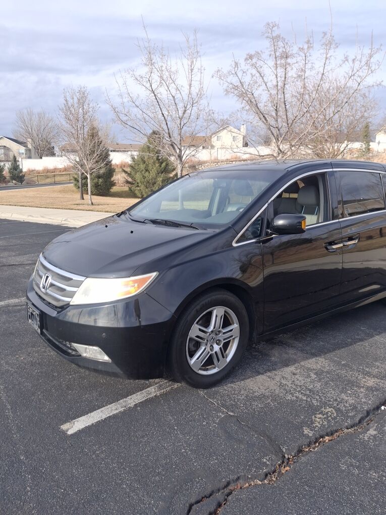 2011 HONDA ODYSSEY Elite