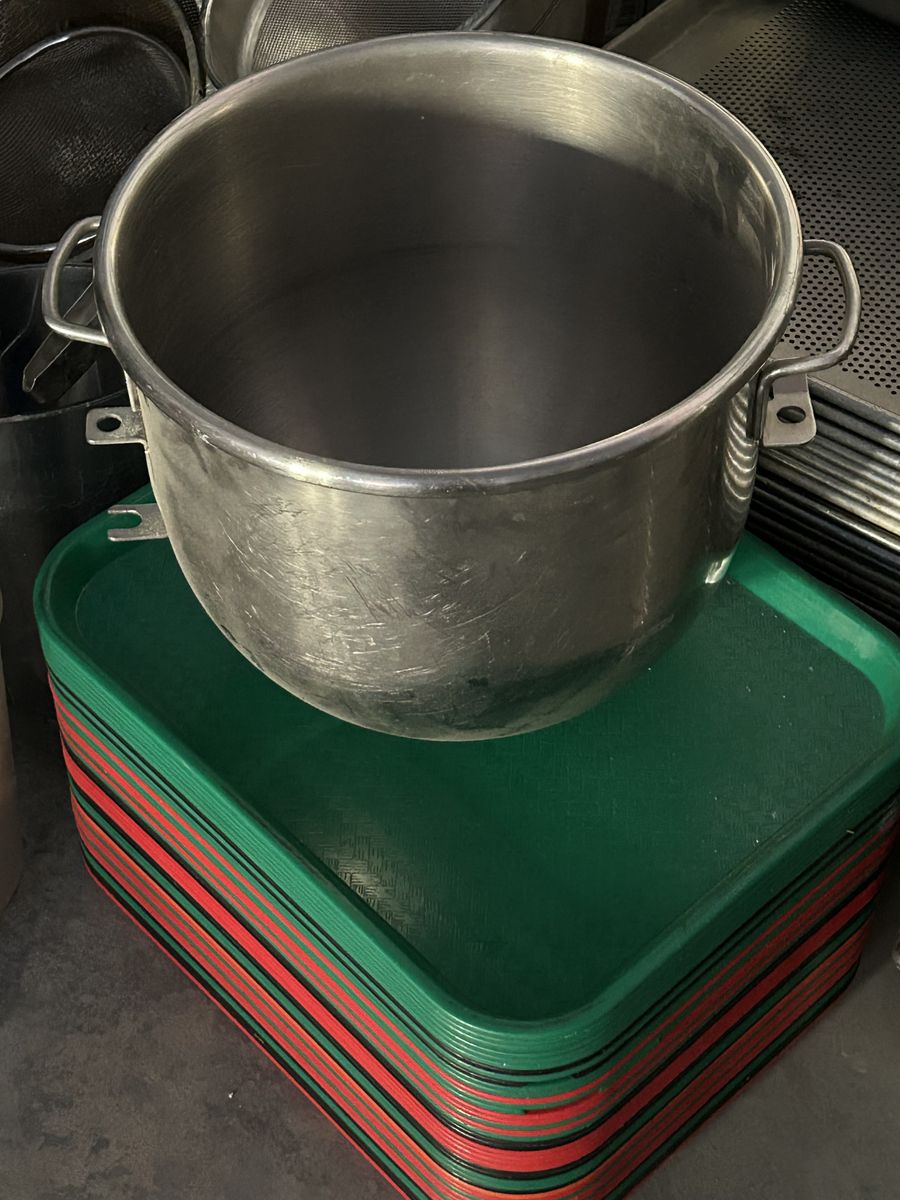 Hobart HL200 20QT Legacy mixer mixing bowl