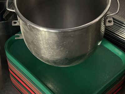 Hobart HL200 20QT Legacy mixer mixing bowl