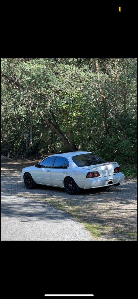 1997 NISSAN MAXIMA Platinum