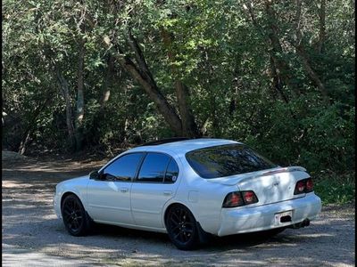1997 NISSAN MAXIMA Platinum