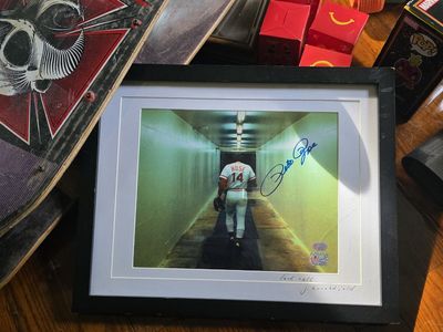 Pete Rose Autographed Picture w/
Frame