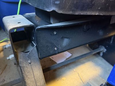 Fifth wheel hitch