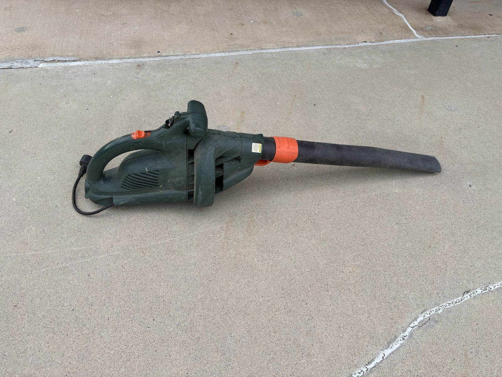 Leaf Blower