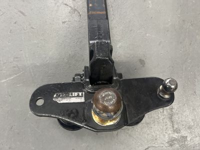 Eaz-Lift Trailer Hitch
