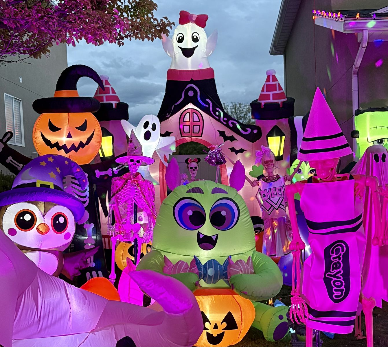 Halloween PINK Crayon Poseable 5’ Skeleton Graveyard Cemetery Home Decor Decoration Prop