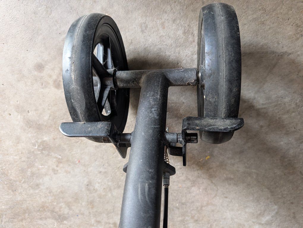 Scooter for foot injuries