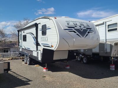 FOR SALE: 2021 Palomino by Forest River Puma 255RKS Fifth Wheel – Like New, Fully Loaded