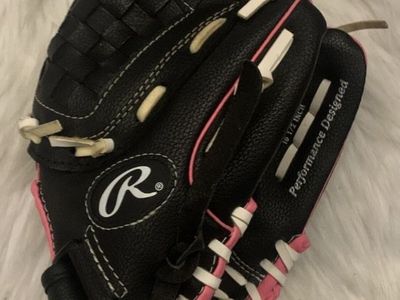 Rawlings 10 1/2 Inch Youth Baseball Softball Glove Black Pink