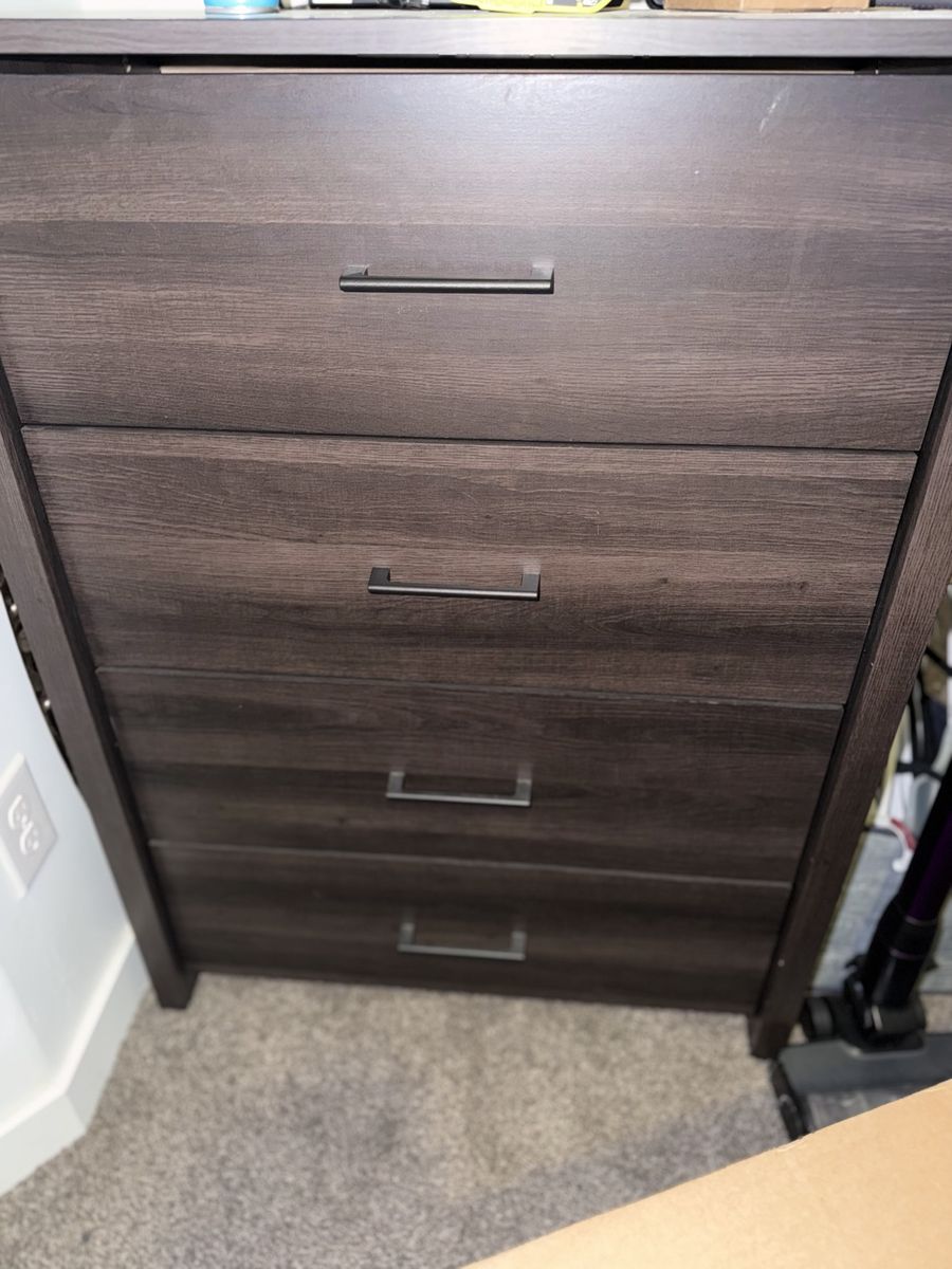 Modern Dark Wood Finish 4-Drawer Dresser
